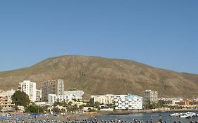 Amazing 3-Bedroom Apartment. Pool And Sea View!